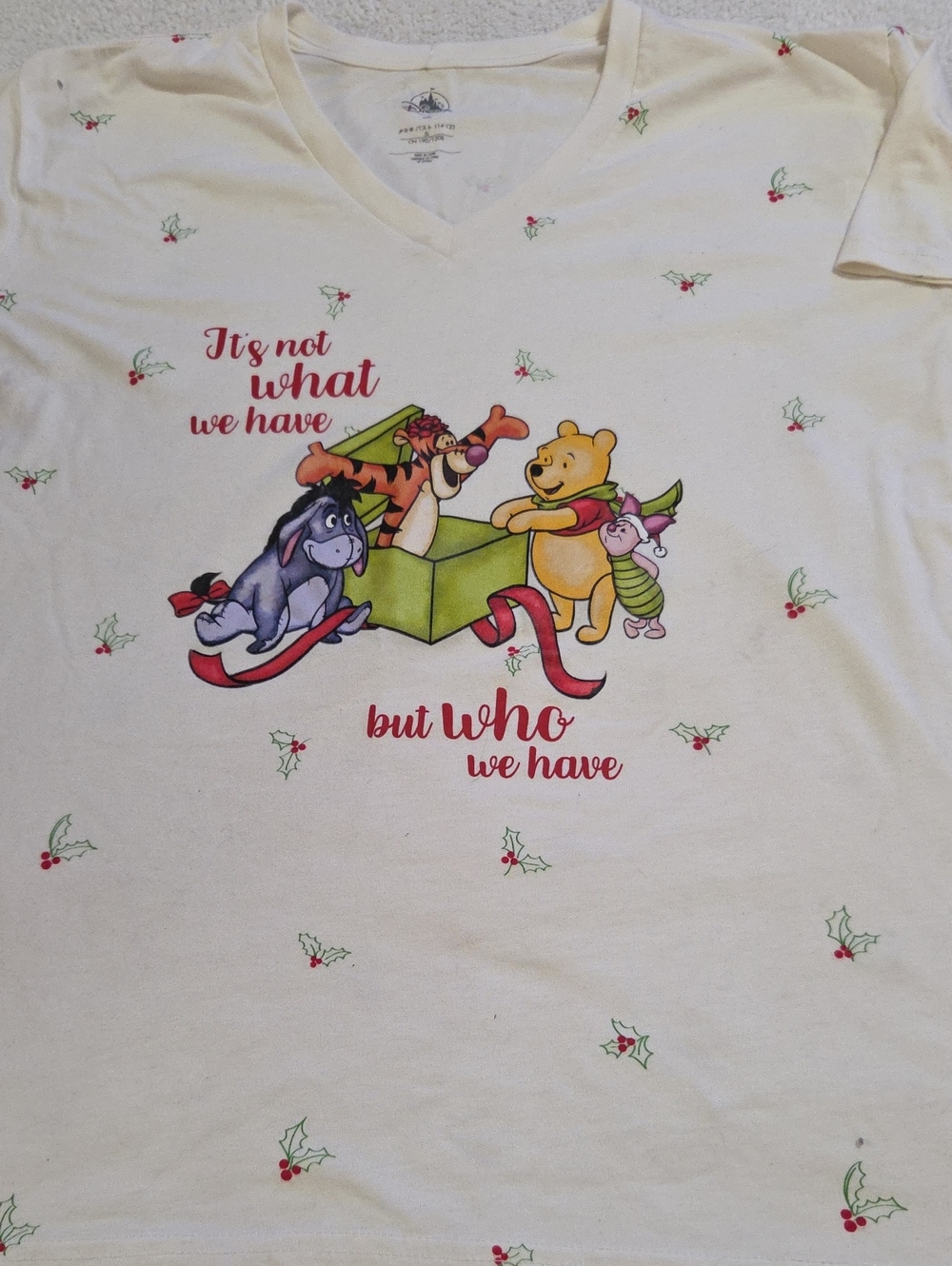 DISNEY WINNIE THE POOH AND FRIENDS CHRISTMAS TSHIRT